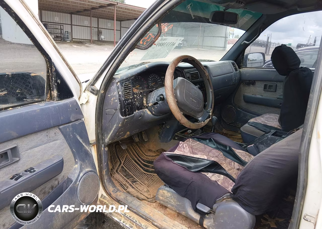 1999 Toyota Tacoma VIN:4TAWN72N8XZ550660 - 15