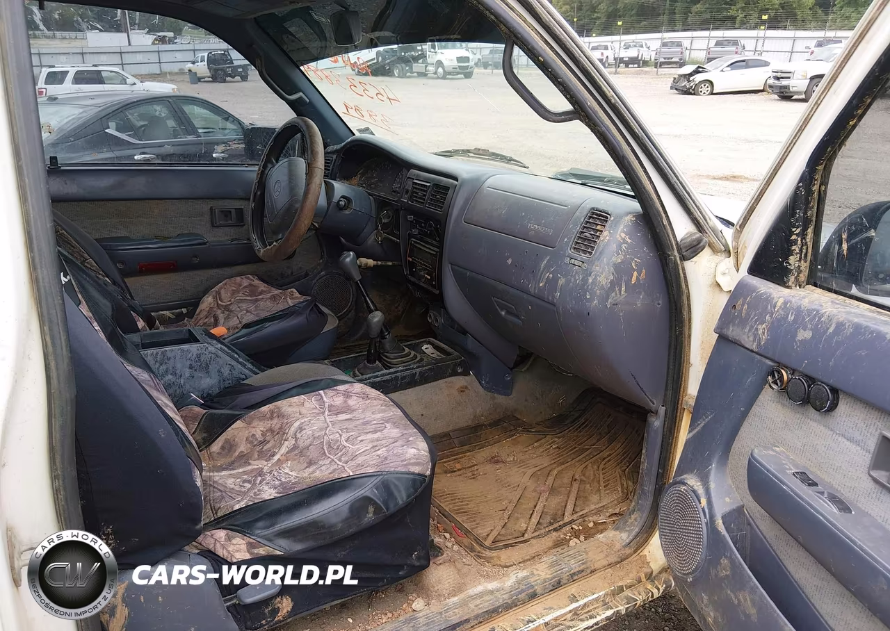 1999 Toyota Tacoma VIN:4TAWN72N8XZ550660 - 5