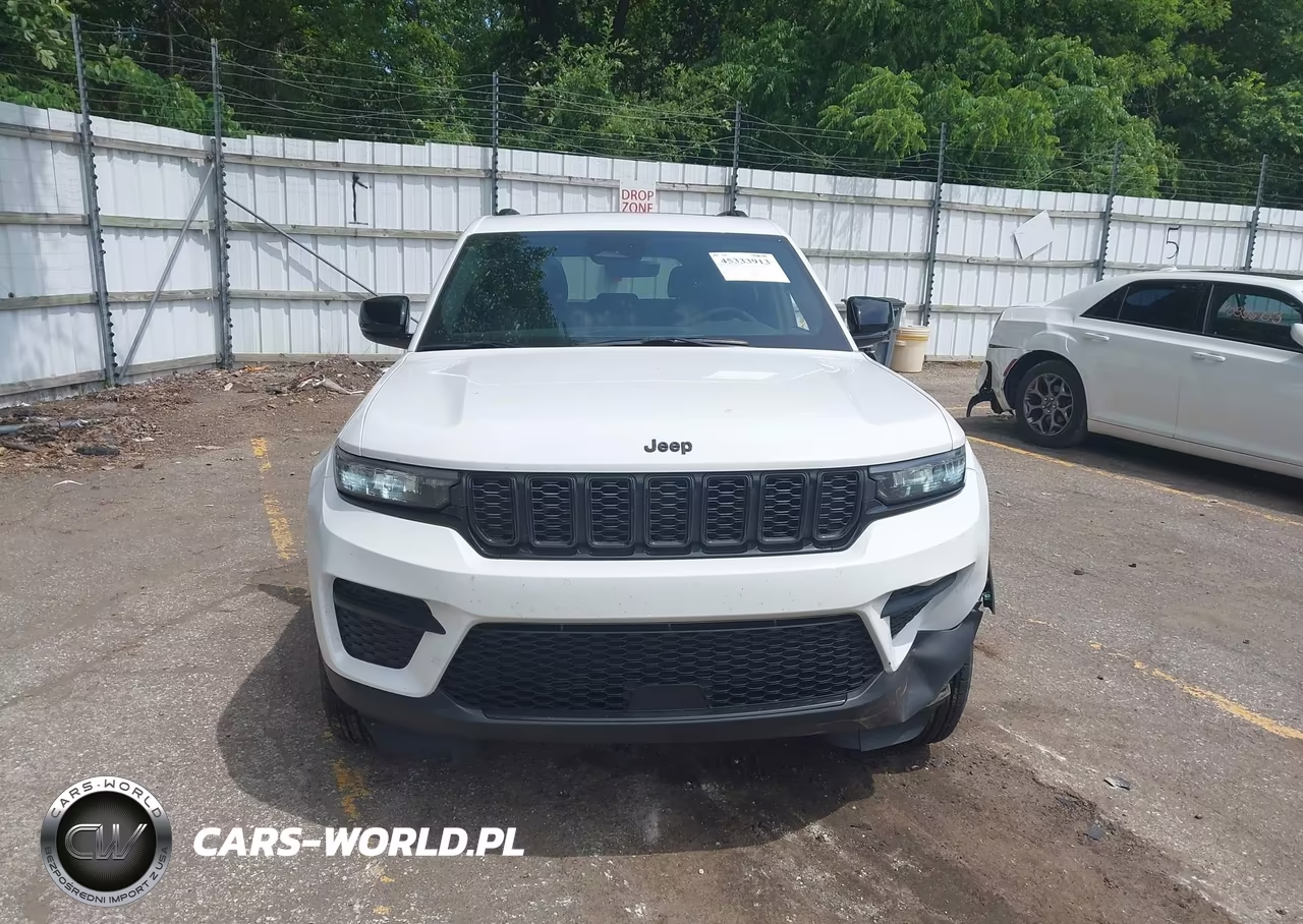 2025 Jeep Grand Cherokee Altitude X 4X4 VIN:1C4RJHAG3SC310756 - 12