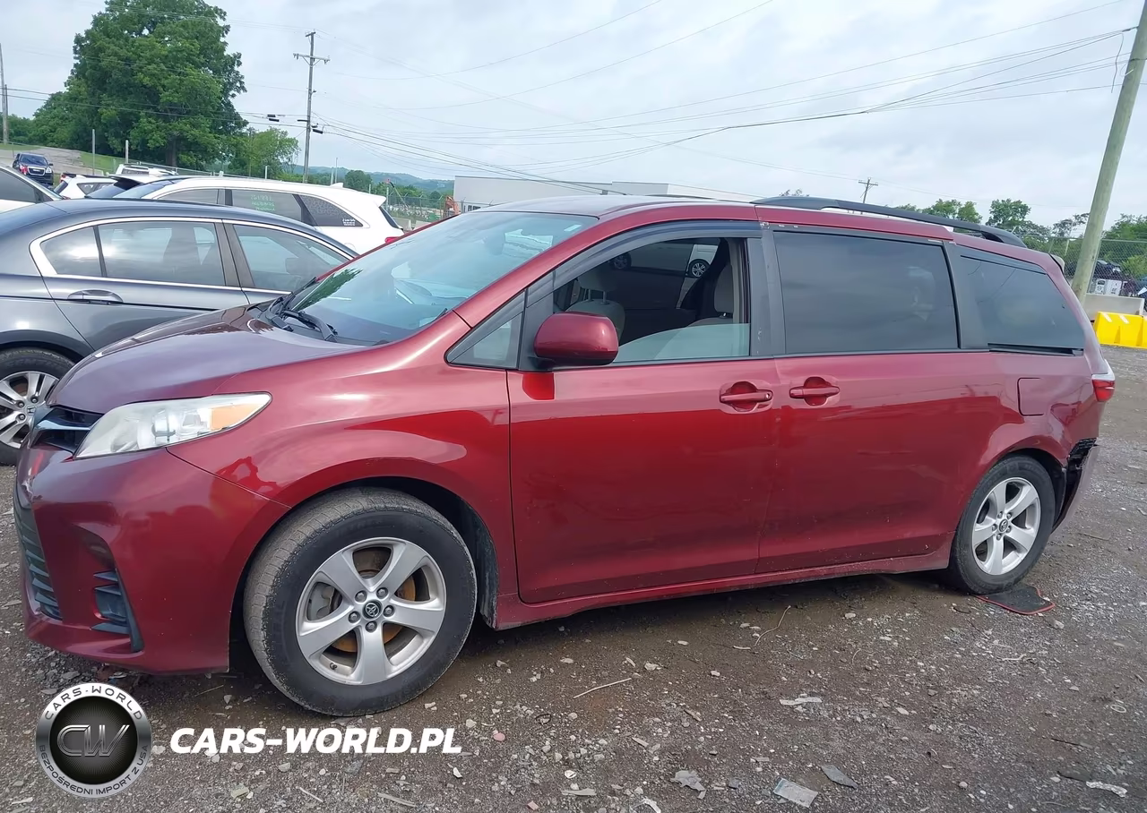 2018 Toyota Sienna Le 8 Passenger VIN:5TDKZ3DC1JS959992 - 14