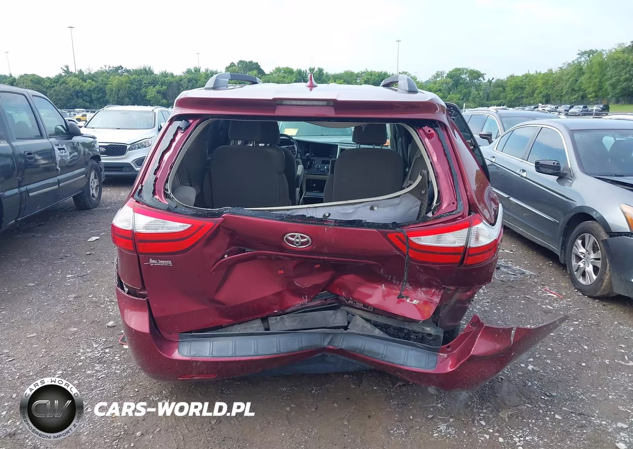 2018 Toyota Sienna Le 8 Passenger VIN:5TDKZ3DC1JS959992 - 16