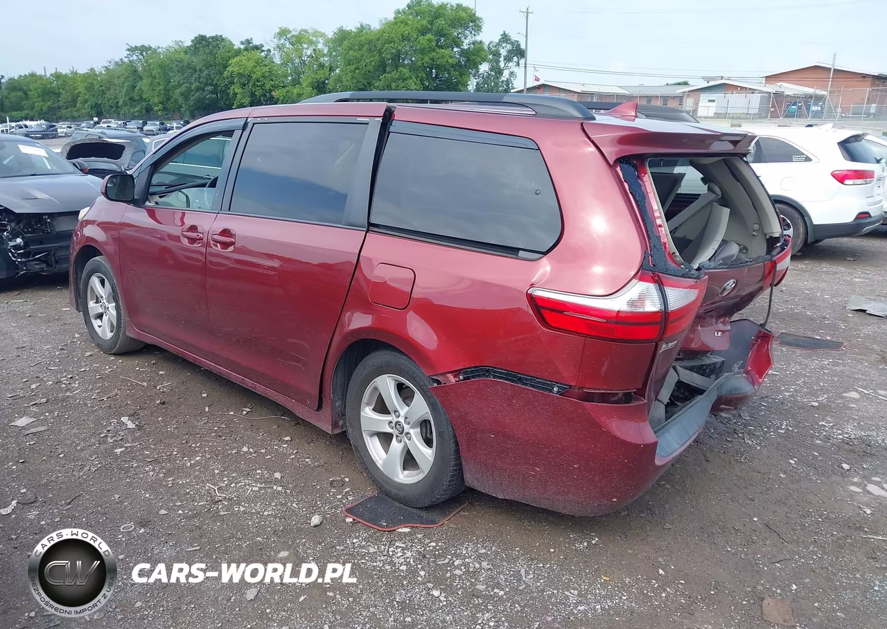 2018 Toyota Sienna Le 8 Passenger VIN:5TDKZ3DC1JS959992 - 3