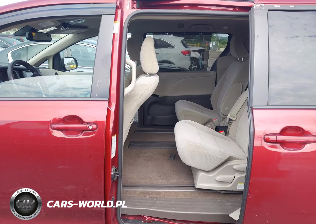 2018 Toyota Sienna Le 8 Passenger VIN:5TDKZ3DC1JS959992 - 8