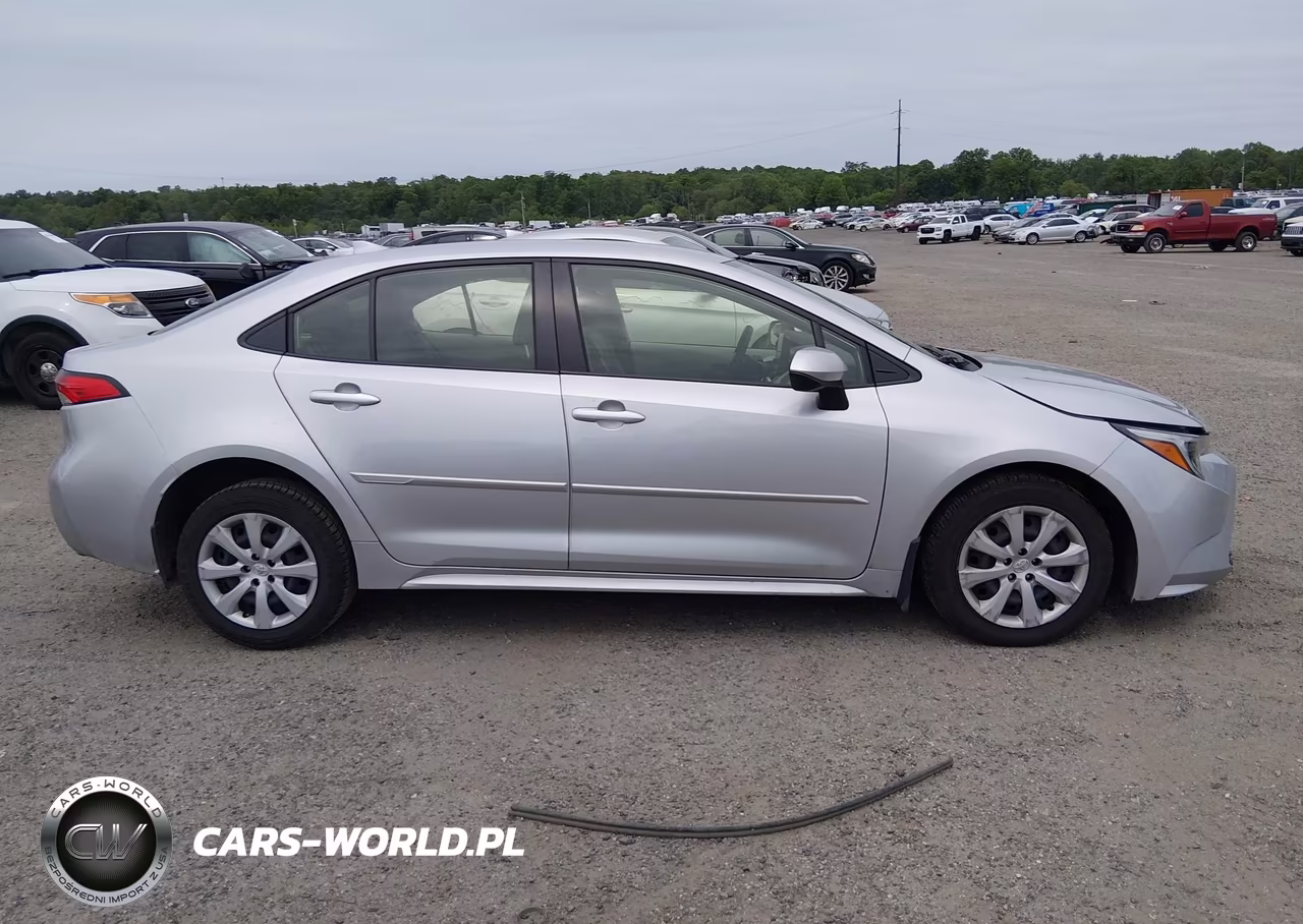 2024 Toyota Corolla Hybrid Le VIN:JTDBCMFE3R3050784 - 13