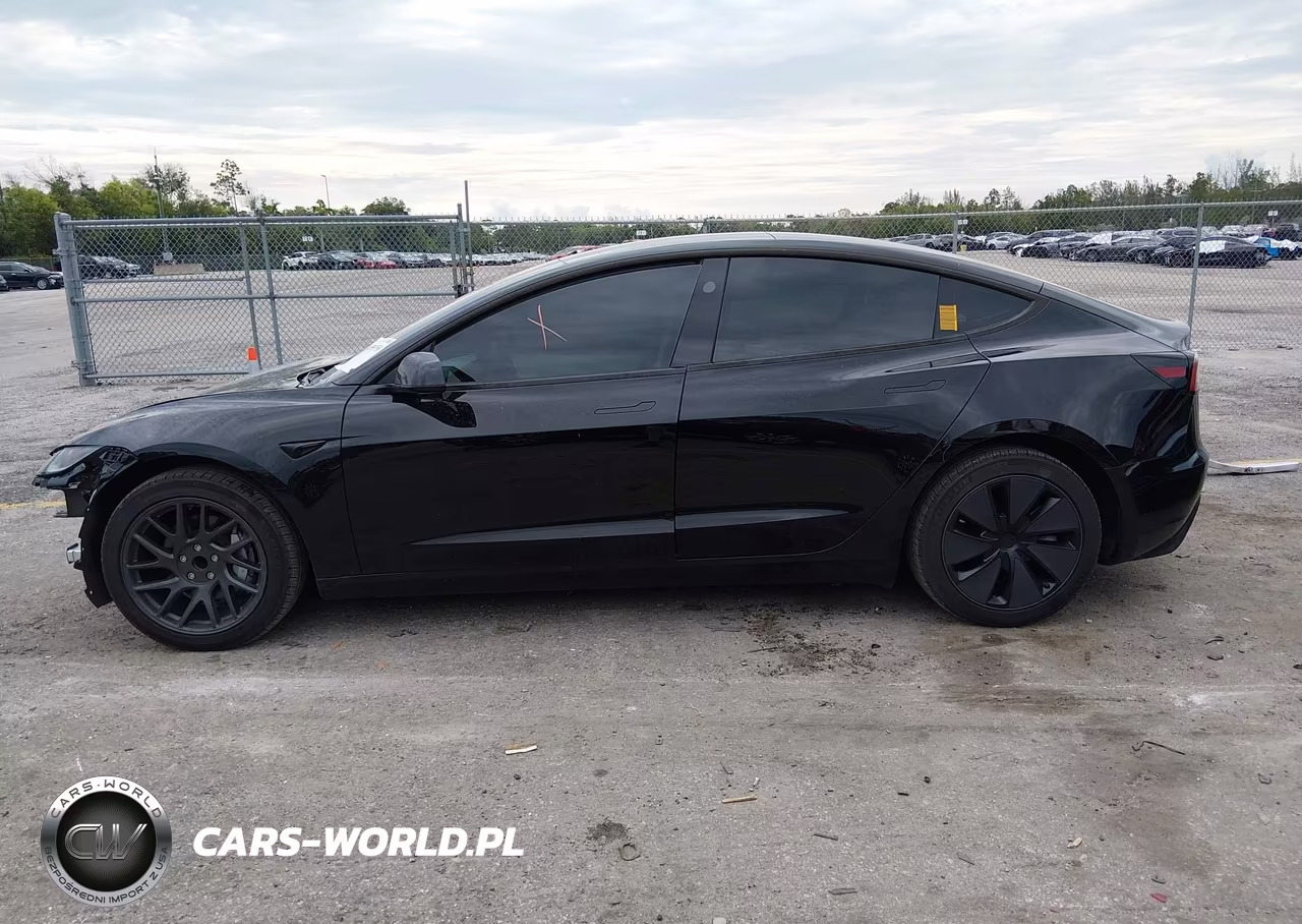 2025 Tesla Model 3 VIN:5YJ3E1EA3SF940674 - 14