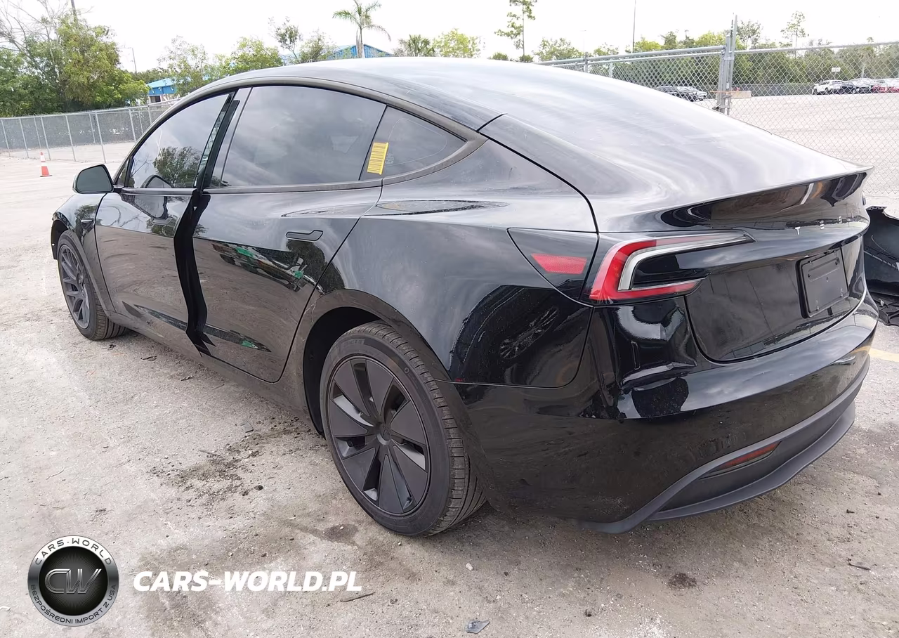 2025 Tesla Model 3 VIN:5YJ3E1EA3SF940674 - 3