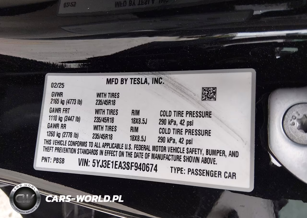 2025 Tesla Model 3 VIN:5YJ3E1EA3SF940674 - 9