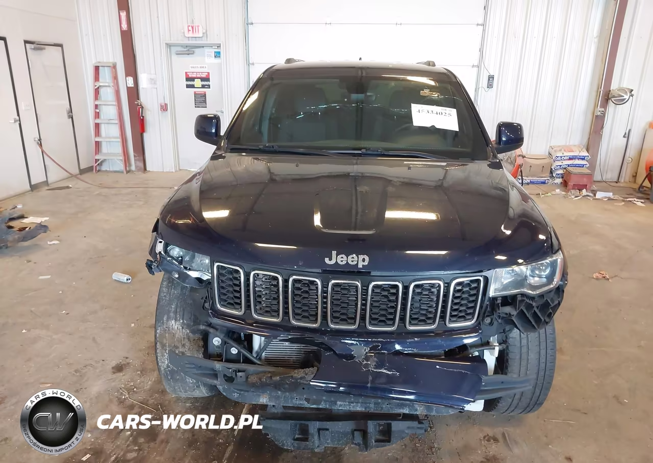 2017 Jeep Grand Cherokee Laredo 4X4 VIN:1C4RJFAG1HC963826 - 12