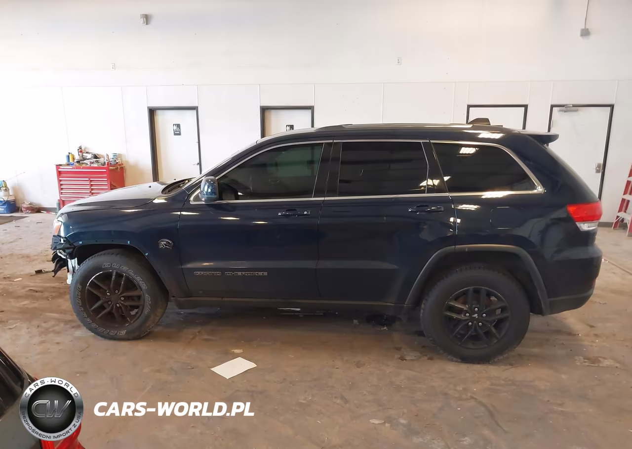 2017 Jeep Grand Cherokee Laredo 4X4 VIN:1C4RJFAG1HC963826 - 14
