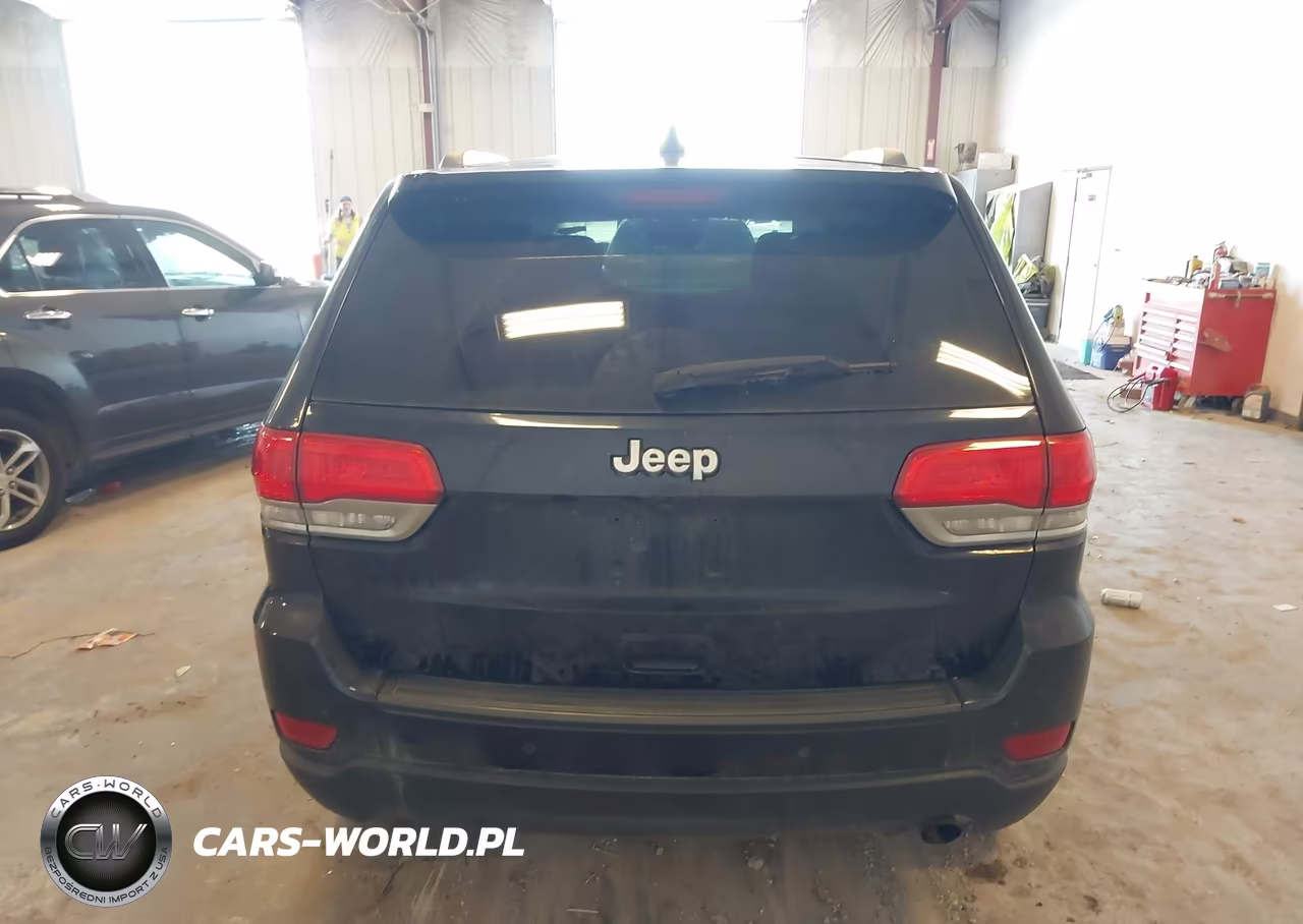 2017 Jeep Grand Cherokee Laredo 4X4 VIN:1C4RJFAG1HC963826 - 16