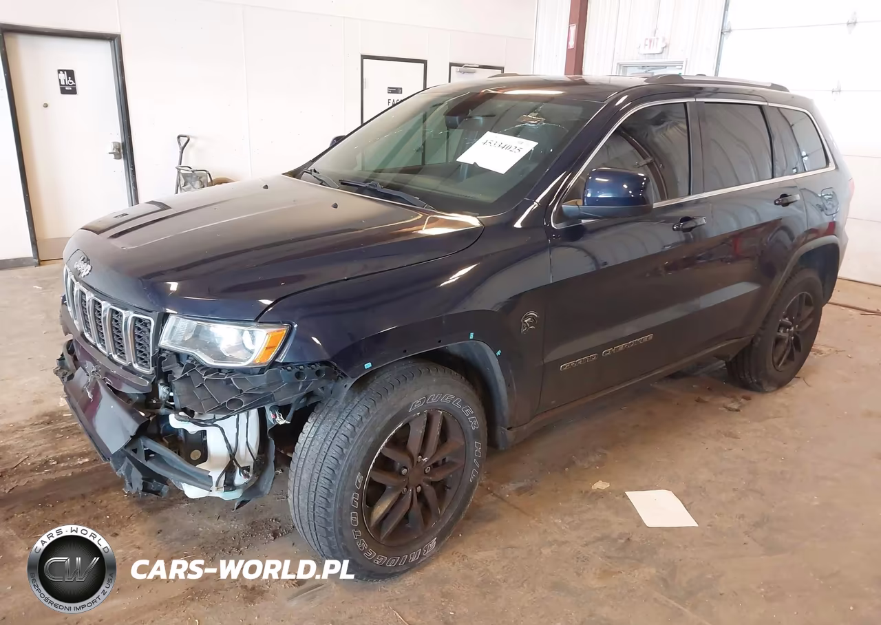 2017 Jeep Grand Cherokee Laredo 4X4 VIN:1C4RJFAG1HC963826 - 2