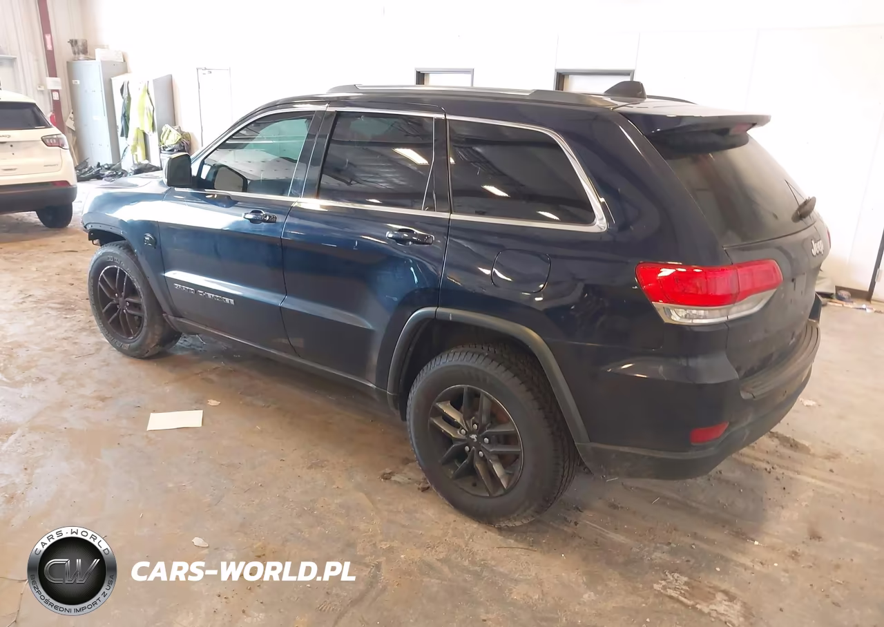 2017 Jeep Grand Cherokee Laredo 4X4 VIN:1C4RJFAG1HC963826 - 3