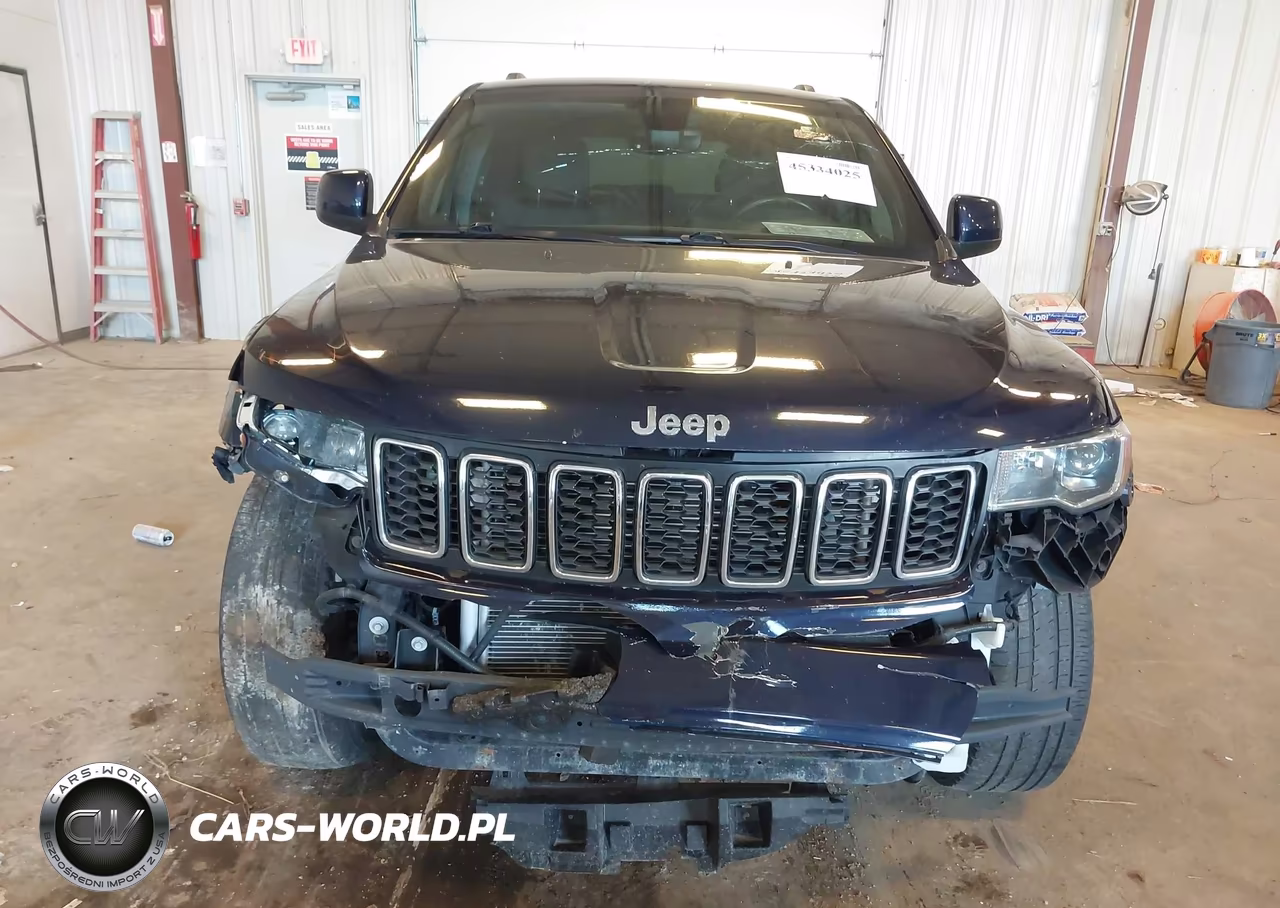 2017 Jeep Grand Cherokee Laredo 4X4 VIN:1C4RJFAG1HC963826 - 6