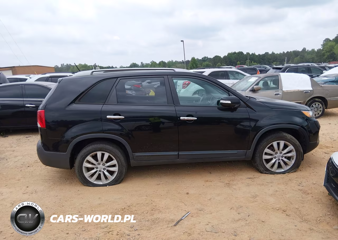 2011 Kia Sorento Lx V6 VIN:5XYKT4A21BG045761 - 12