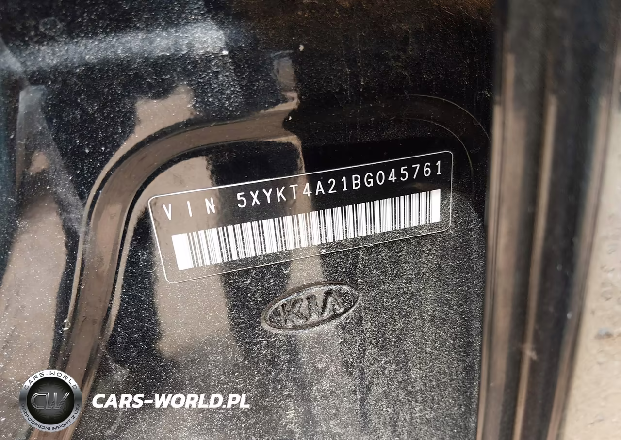 2011 Kia Sorento Lx V6 VIN:5XYKT4A21BG045761 - 9