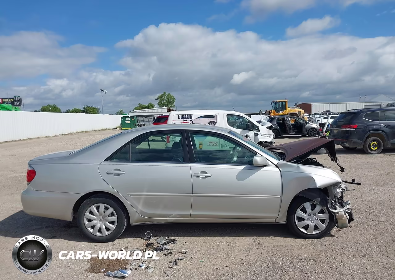 2005 Toyota Camry Le VIN:4T1BE32K65U055557 - 13