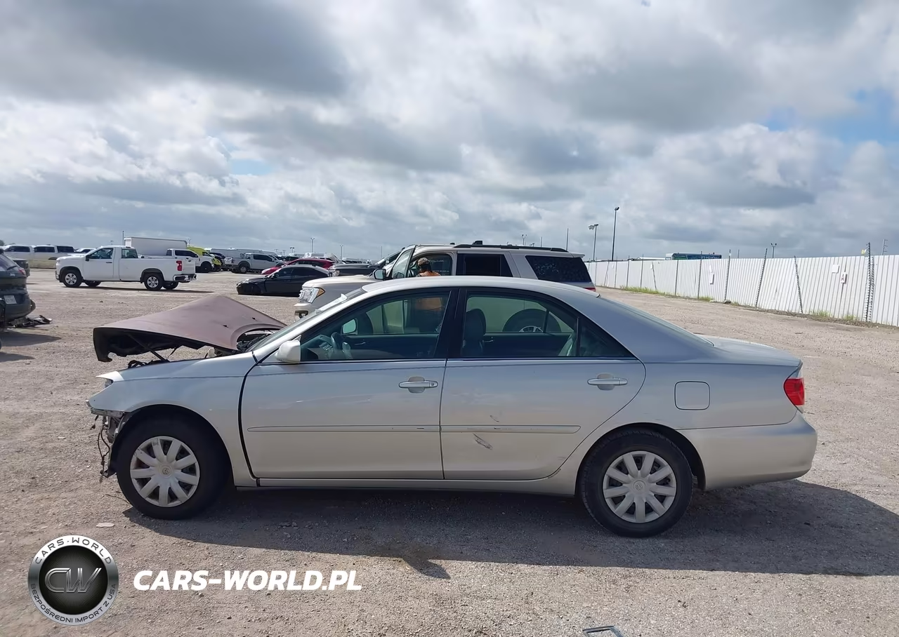 2005 Toyota Camry Le VIN:4T1BE32K65U055557 - 14
