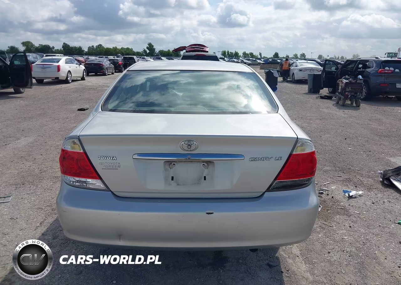 2005 Toyota Camry Le VIN:4T1BE32K65U055557 - 16