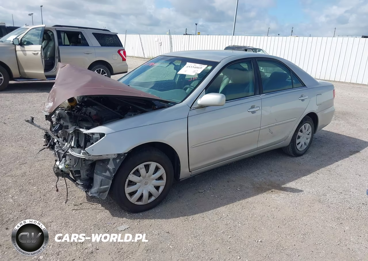 2005 Toyota Camry Le VIN:4T1BE32K65U055557 - 2