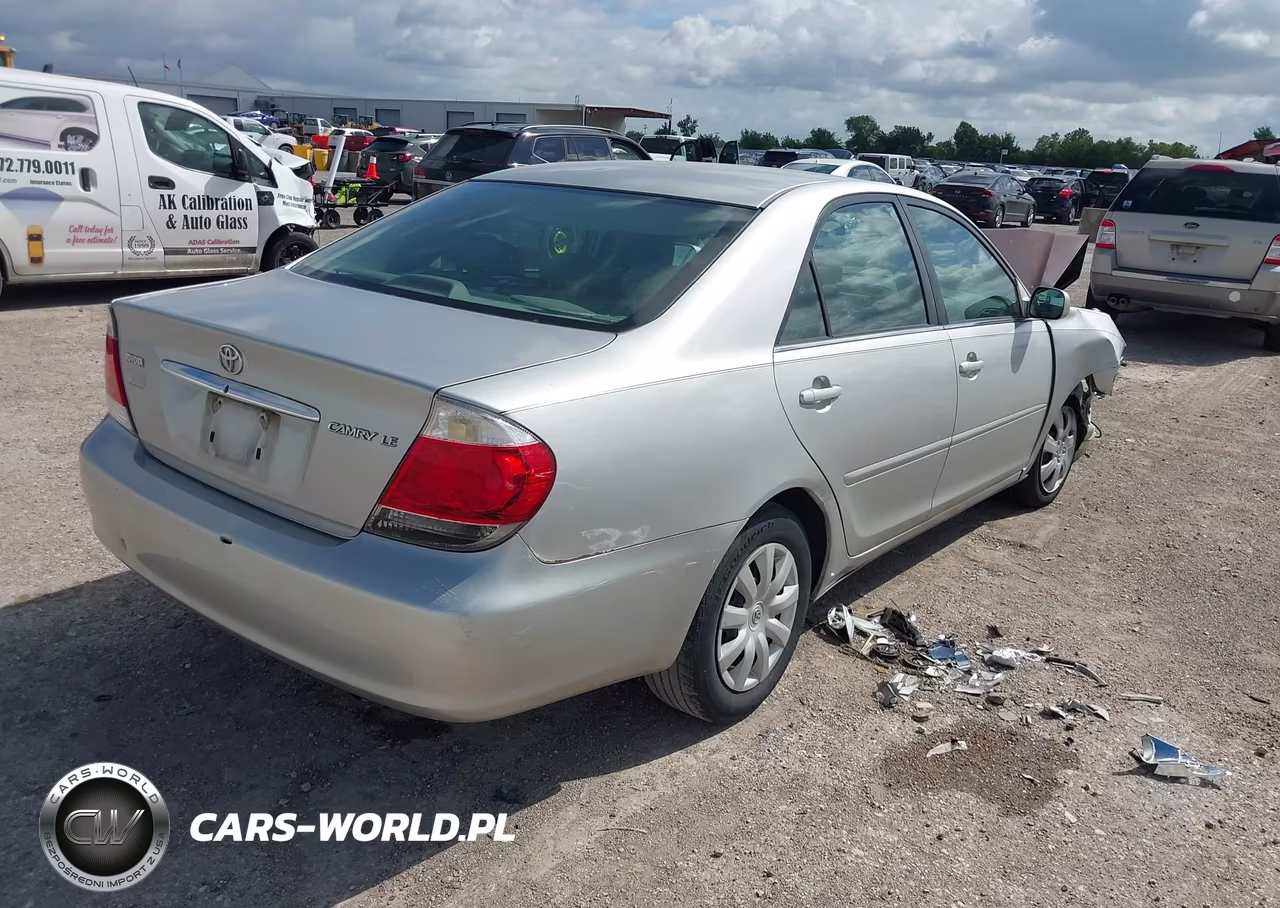 2005 Toyota Camry Le VIN:4T1BE32K65U055557 - 4