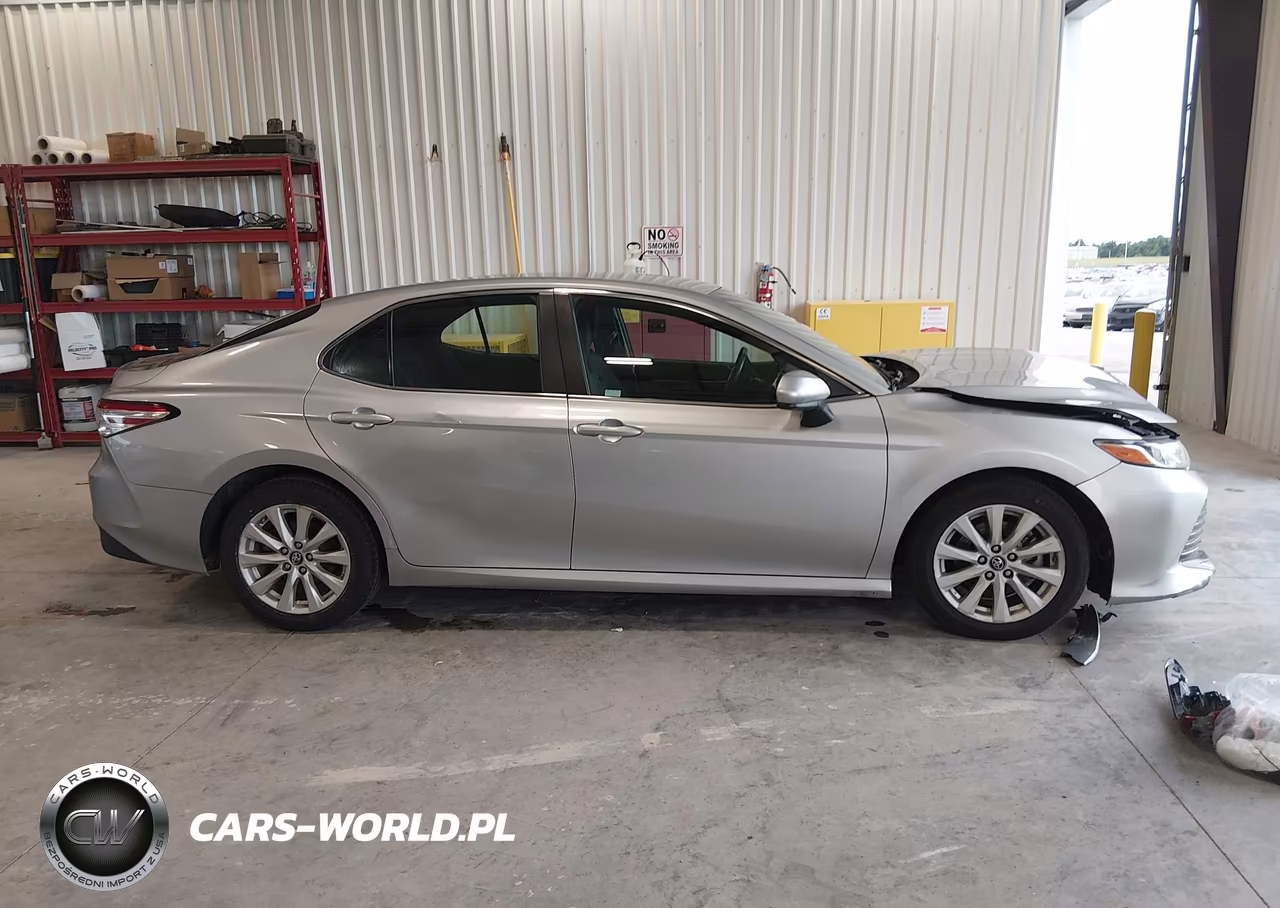 2018 Toyota Camry Le VIN:4T1B11HK9JU567167 - 14