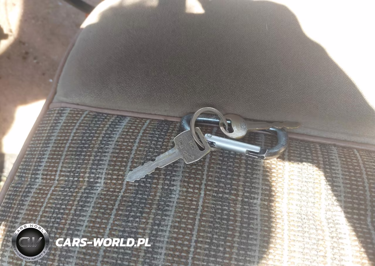 1984 Ford Bronco U100 VIN:1FMEU15H9ELA82780 - 11