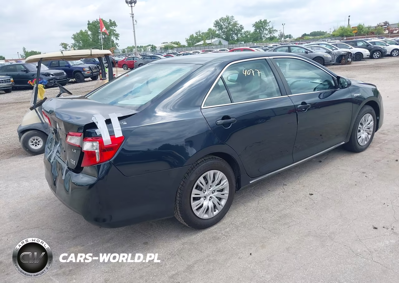 2014 Toyota Camry Hybrid Le VIN:4T1BD1FKXEU137986 - 4