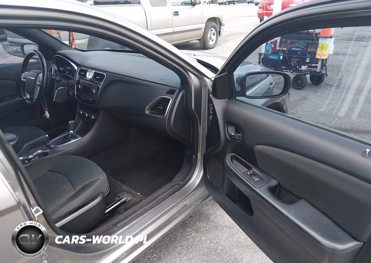 2011 Chrysler 200 Touring VIN:1C3BC1FB6BN614074 - 5