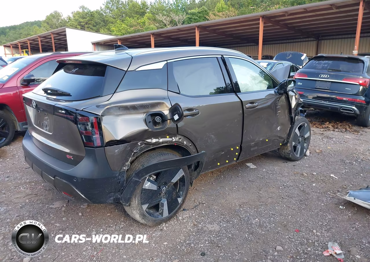 2026 Nissan Kicks Sr VIN:3N8AP6DA5TL327608 - 4