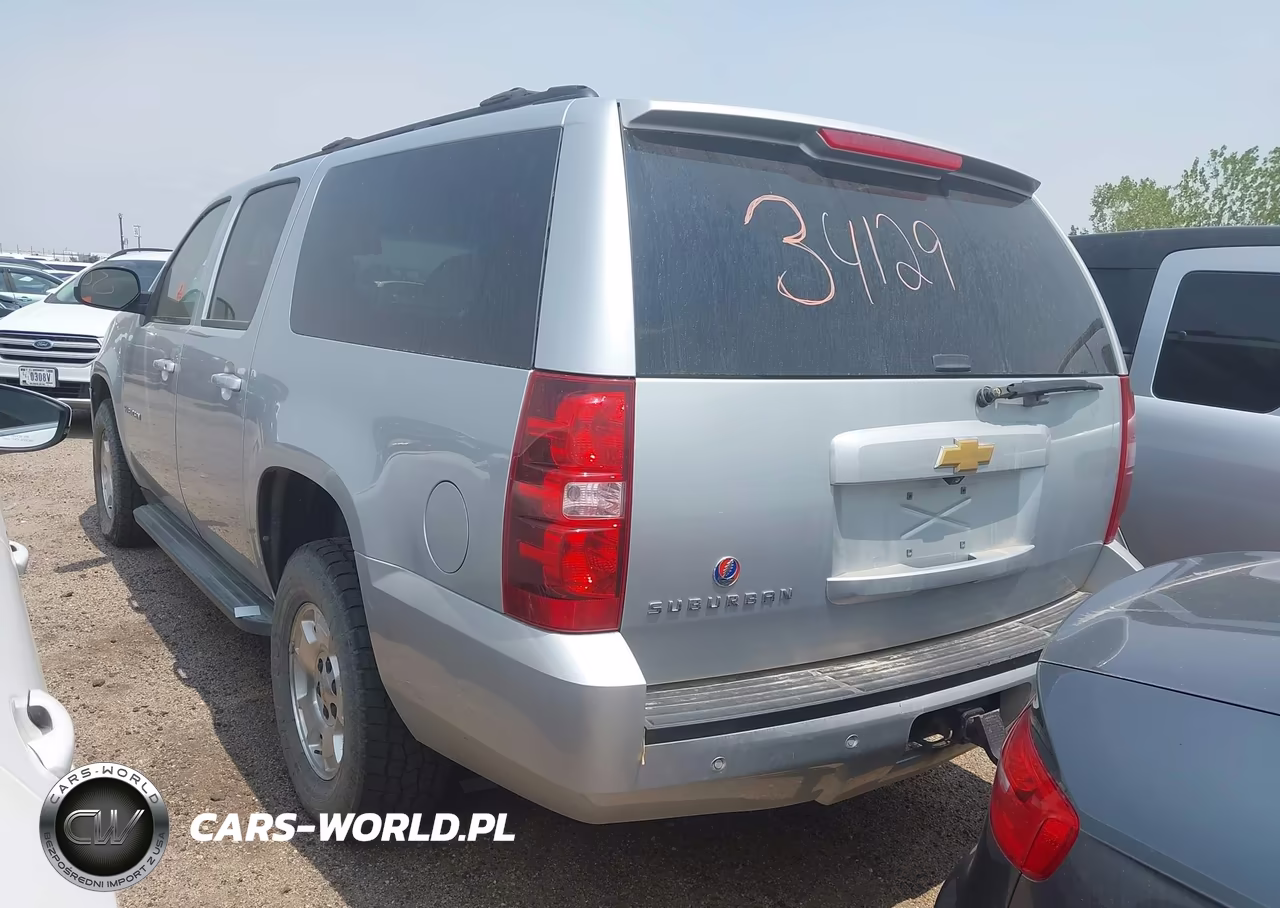 2013 Chevrolet Suburban 1500 Ls VIN:1GNSKHE71DR101693 - 3