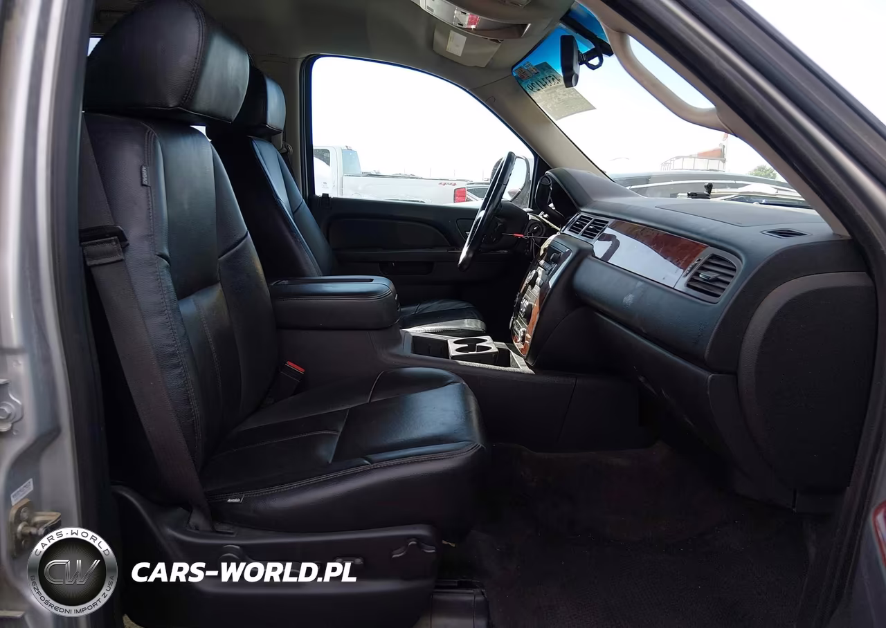 2013 Chevrolet Suburban 1500 Ls VIN:1GNSKHE71DR101693 - 5
