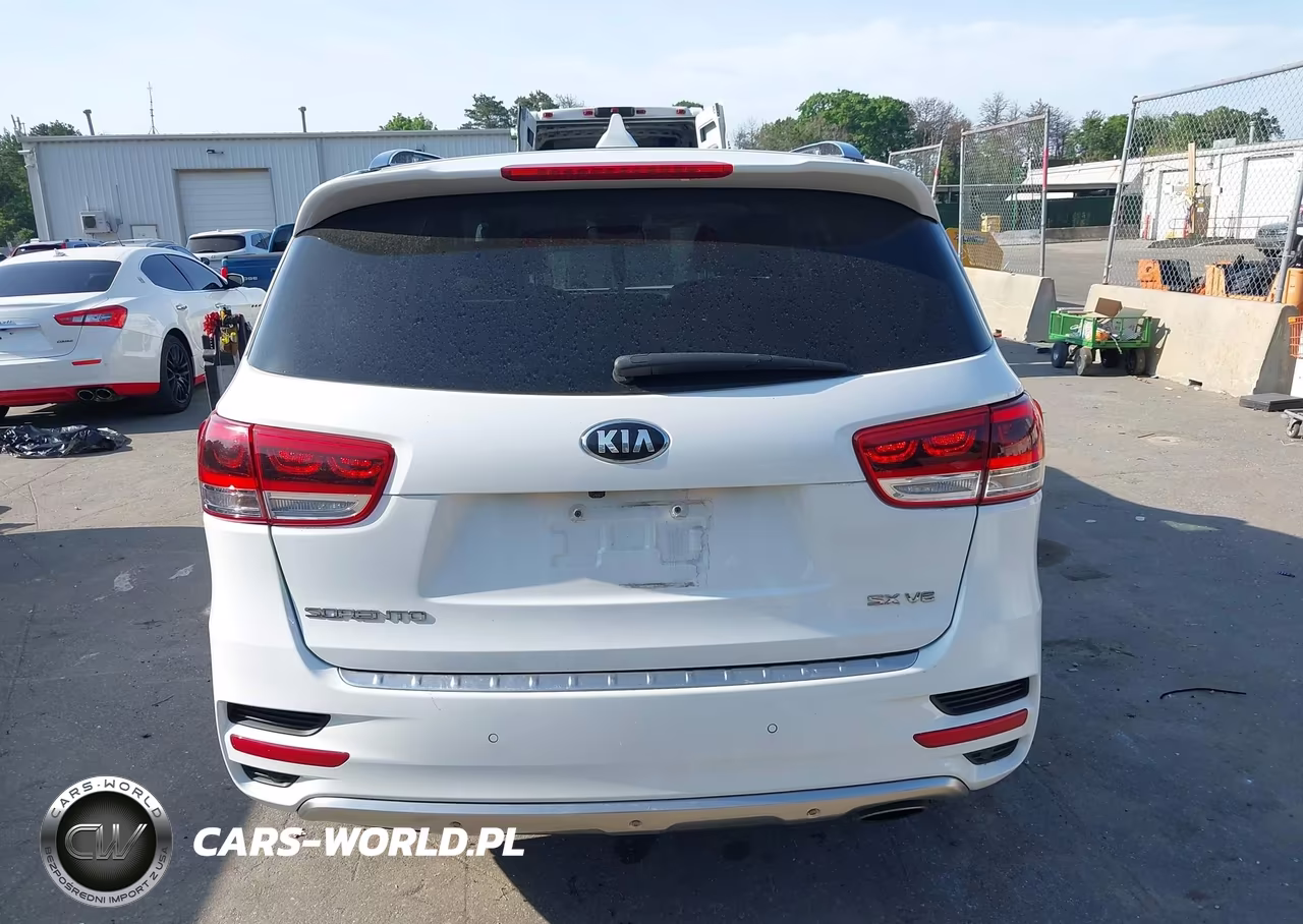 2018 Kia Sorento 3.3L Sx VIN:5XYPKDA52JG420008 - 17