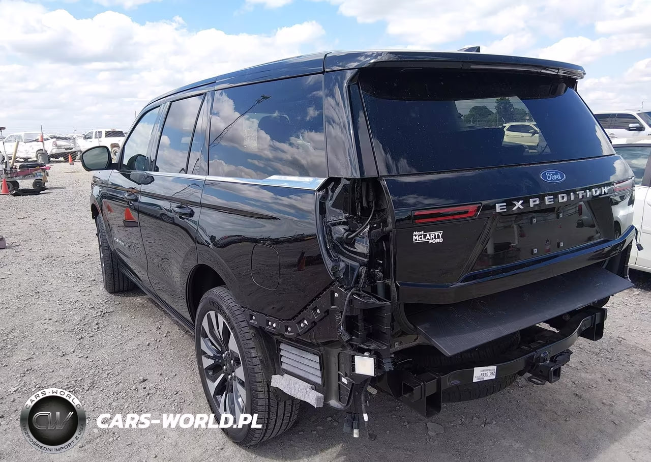 2025 Ford Expedition Platinum VIN:1FMJU1M86SEA61031 - 18