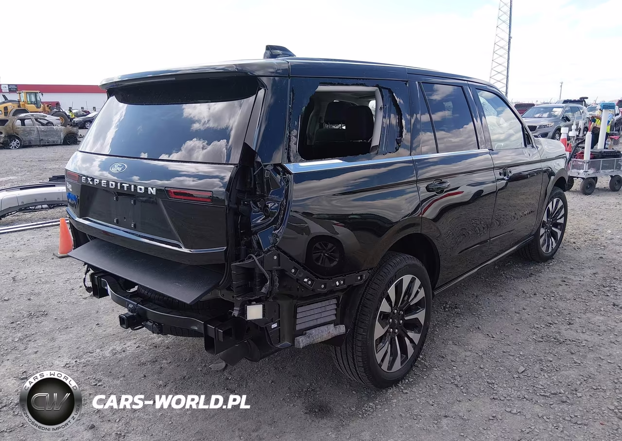 2025 Ford Expedition Platinum VIN:1FMJU1M86SEA61031 - 4