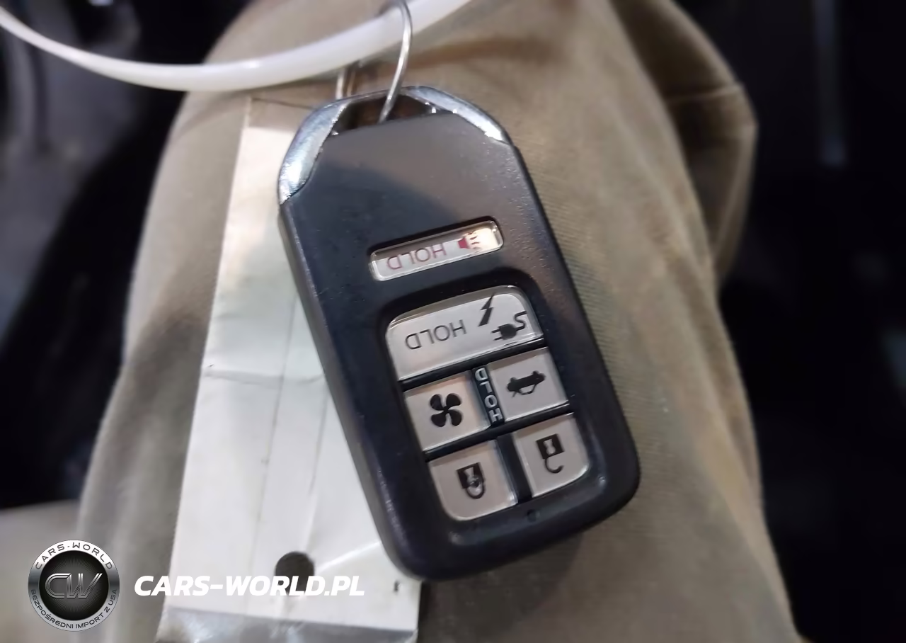 2018 Honda Clarity Plug-In Hybrid VIN:JHMZC5F13JC018549 - 11