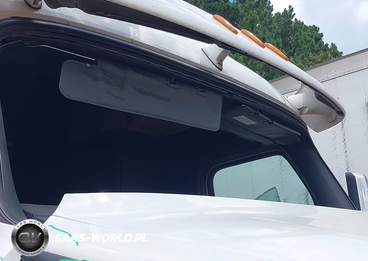 2018 Freightliner New Cascadia 126 VIN:3AKJHHDR4JSJW9424 - 18