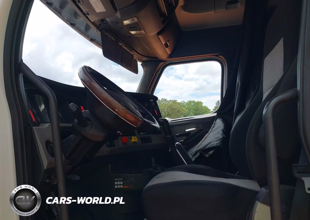 2018 Freightliner New Cascadia 126 VIN:3AKJHHDR4JSJW9424 - 7