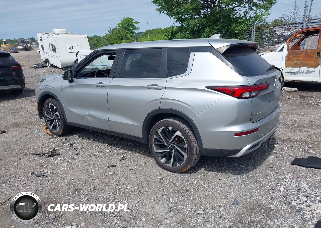 2022 Mitsubishi Outlander Black Edition S-Awc-Se 2.5 S-Awc-Se Launch Edition S-Awc VIN:JA4J4UA80NZ010285 - 3