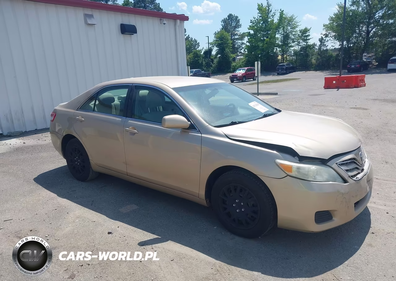 2010 Toyota Camry Le – zdjęcie 1 z 16