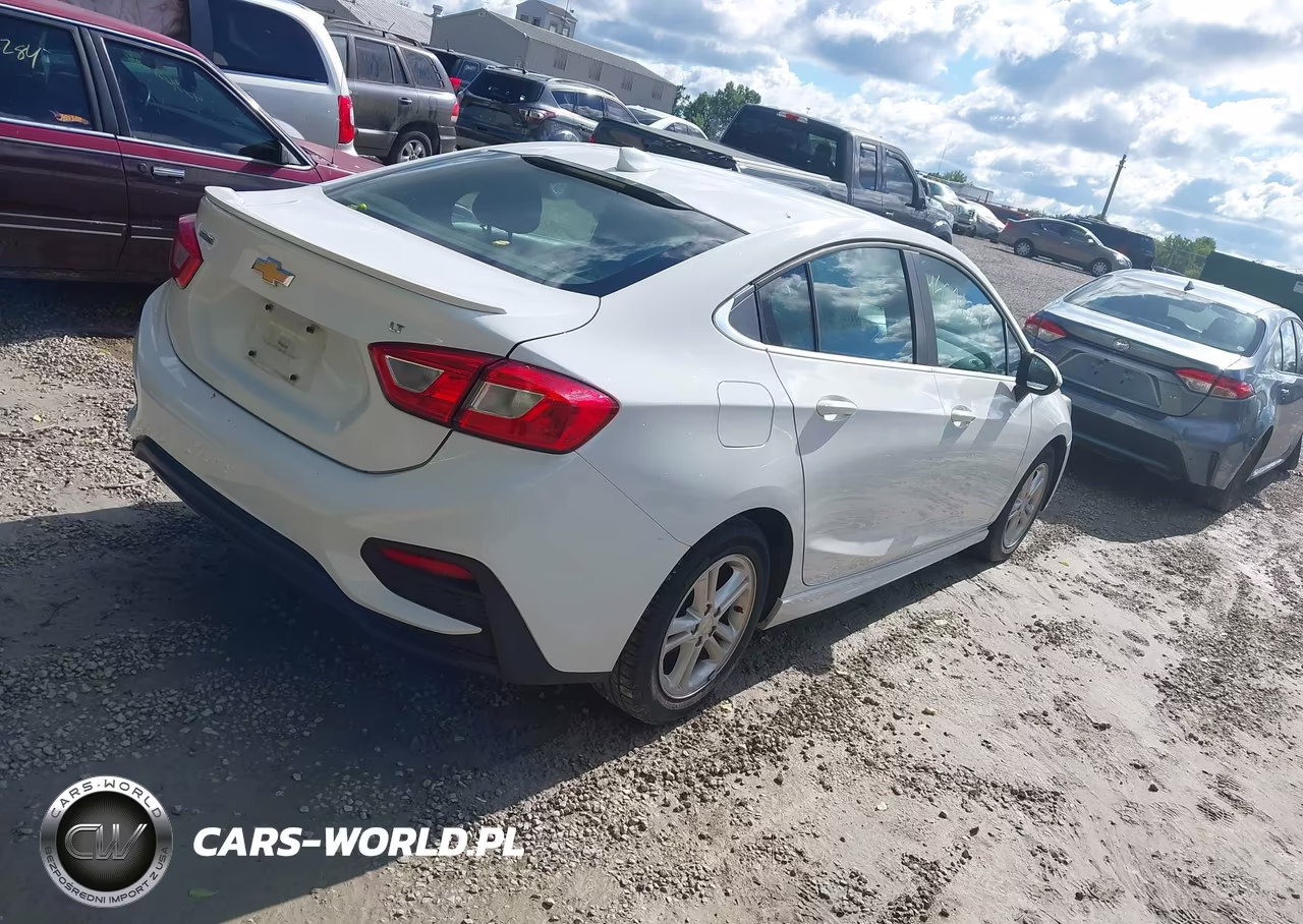 2018 Chevrolet Cruze Lt Auto VIN:1G1BE5SM3J7120416 - 4