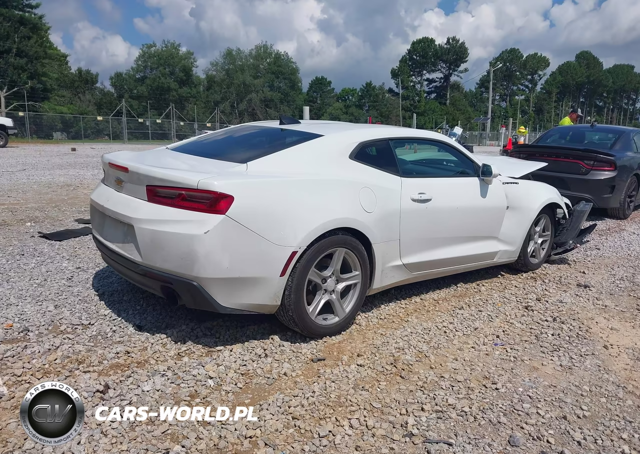 2017 Chevrolet Camaro 1Lt VIN:1G1FB1RX5H0153262 - 4