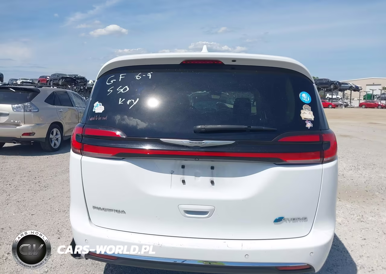 2022 Chrysler Pacifica Hybrid Limited VIN:2C4RC1S78NR161224 - 16