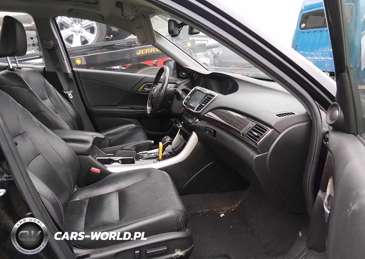 2017 Honda Accord Hybrid Touring VIN:JHMCR6F71HC015920 - 5