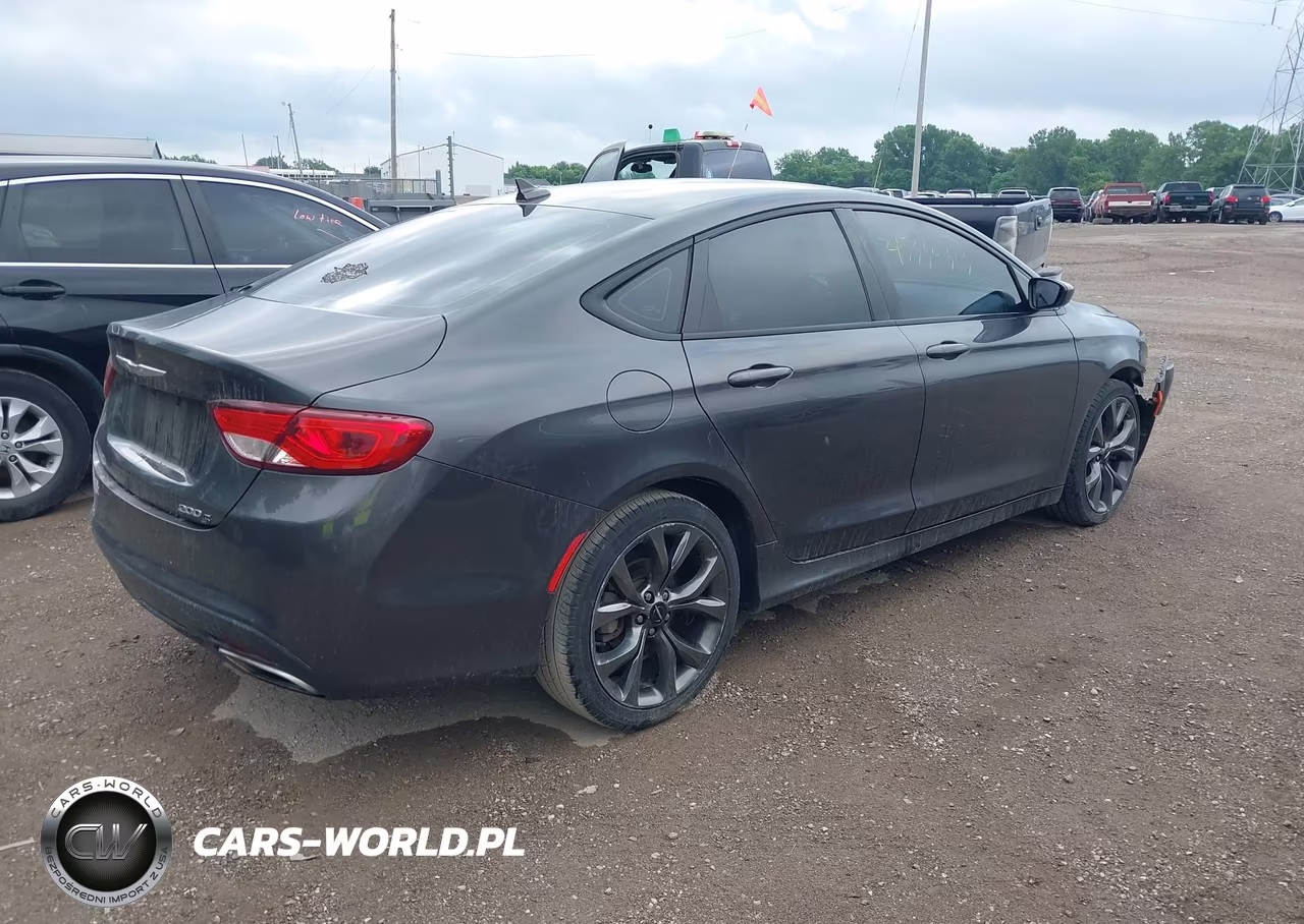 2015 Chrysler 200 S VIN:1C3CCCBB1FN591900 - 4