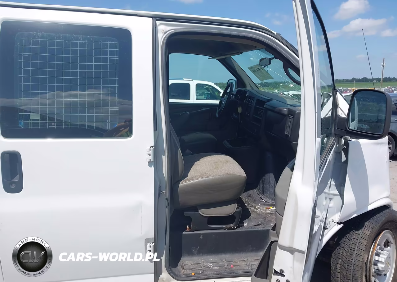 2012 Chevrolet Express 2500 Work Van VIN:1GCWGGBA2C1165941 - 5