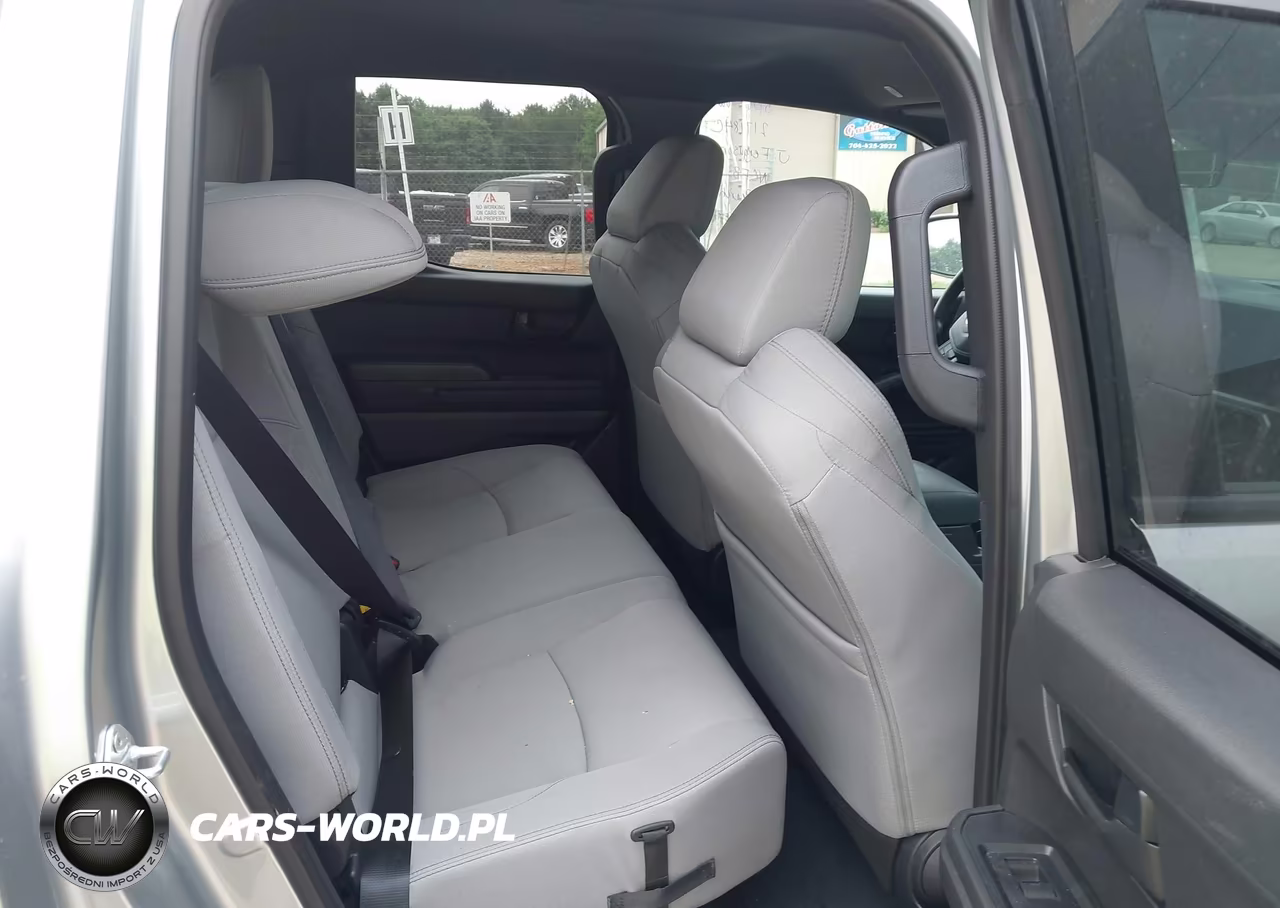 2026 Toyota Tacoma Sr5 VIN:3TYKB5FN5TT039370 - 8