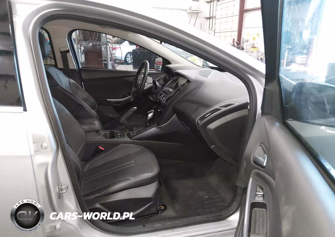 2014 Ford Focus Titanium VIN:1FADP3N26EL206346 - 5