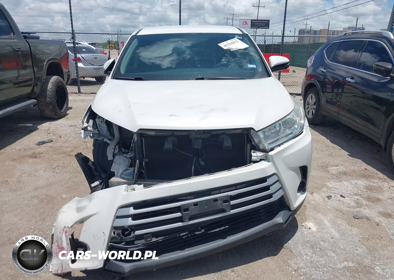 2019 Toyota Highlander Le VIN:5TDZARFH9KS047713 - 13