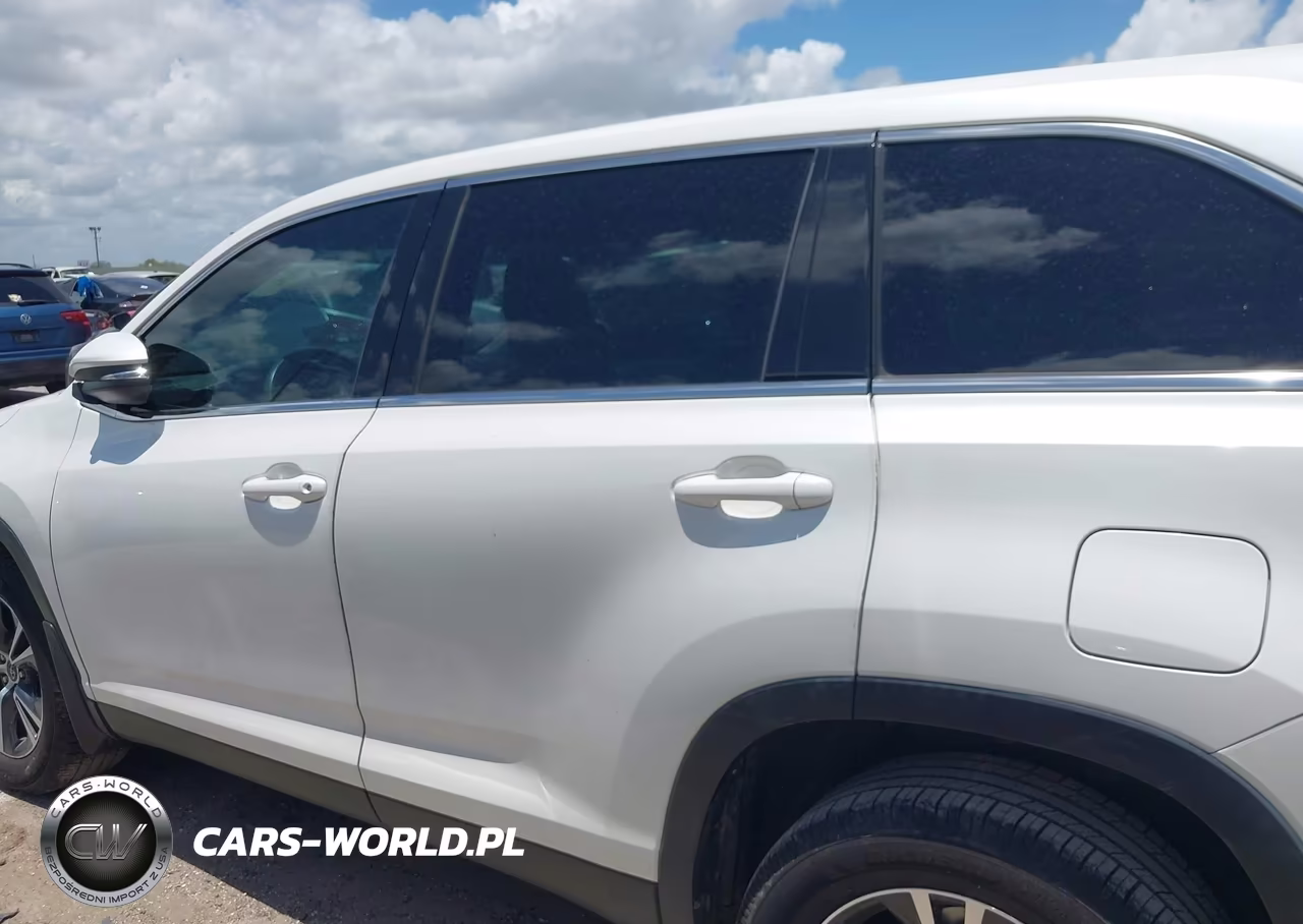 2019 Toyota Highlander Le VIN:5TDZARFH9KS047713 - 15