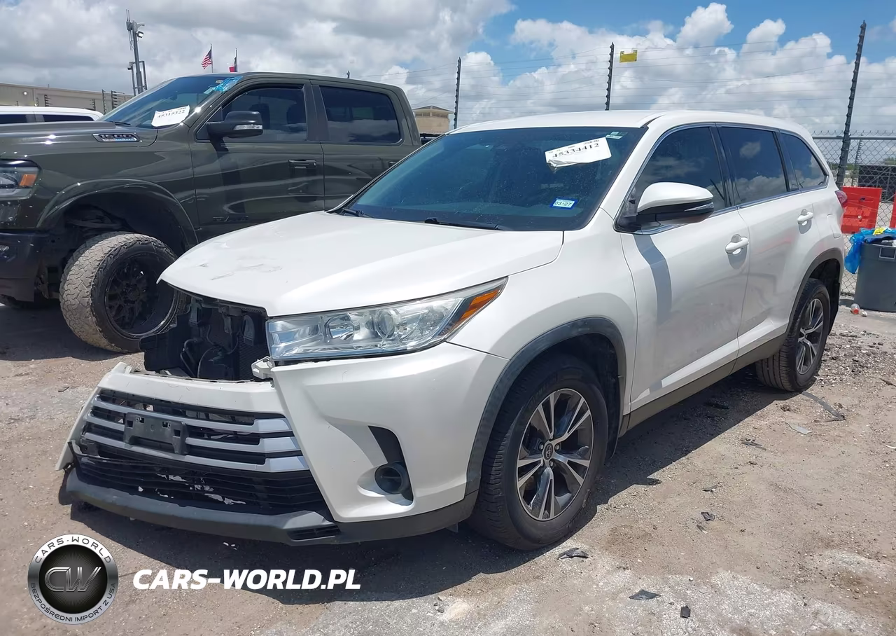 2019 Toyota Highlander Le VIN:5TDZARFH9KS047713 - 2